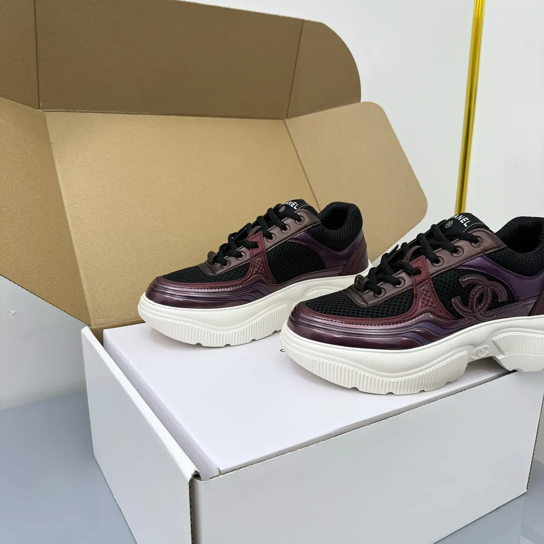 👟👟Ex-factory price 660👟👟 Chanel bread shoes ~ original calfskin panda shoes Chanel 25C latest hot style panda black and white sports shoes casual sneakers Xiaoxiang hot item classic black and white panda color coco girls must pay Fabric: original custom mixed sheepskin lining: original imported breathable mesh lining outsole: Original molded rubber + TPU combination Size: Women's 35-41 Buy now👉 Buy now👉
